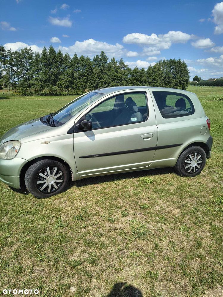Toyota Yaris - 1