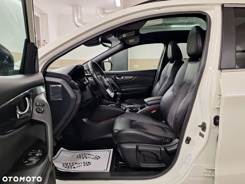 Nissan Qashqai 1.3 DIG-T TEKNA - 17