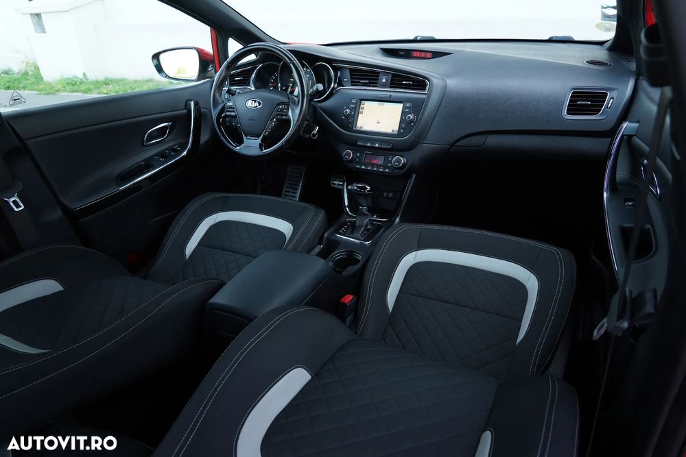 Kia Ceed - 11
