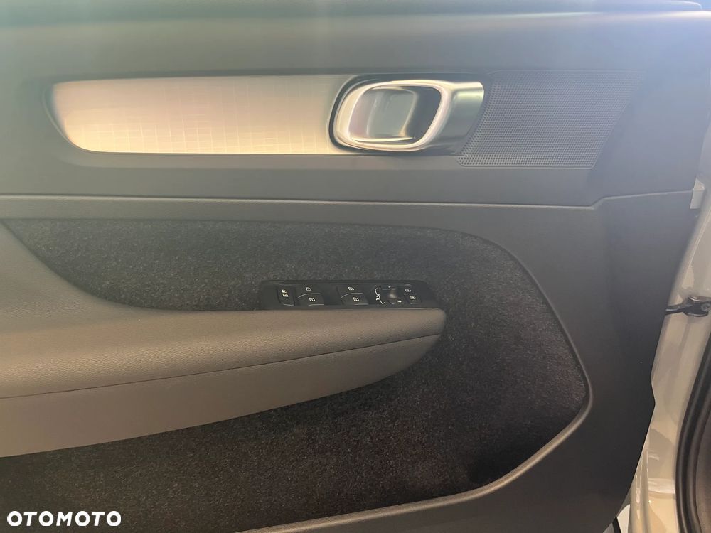 Volvo XC 40 B3 Core - 11