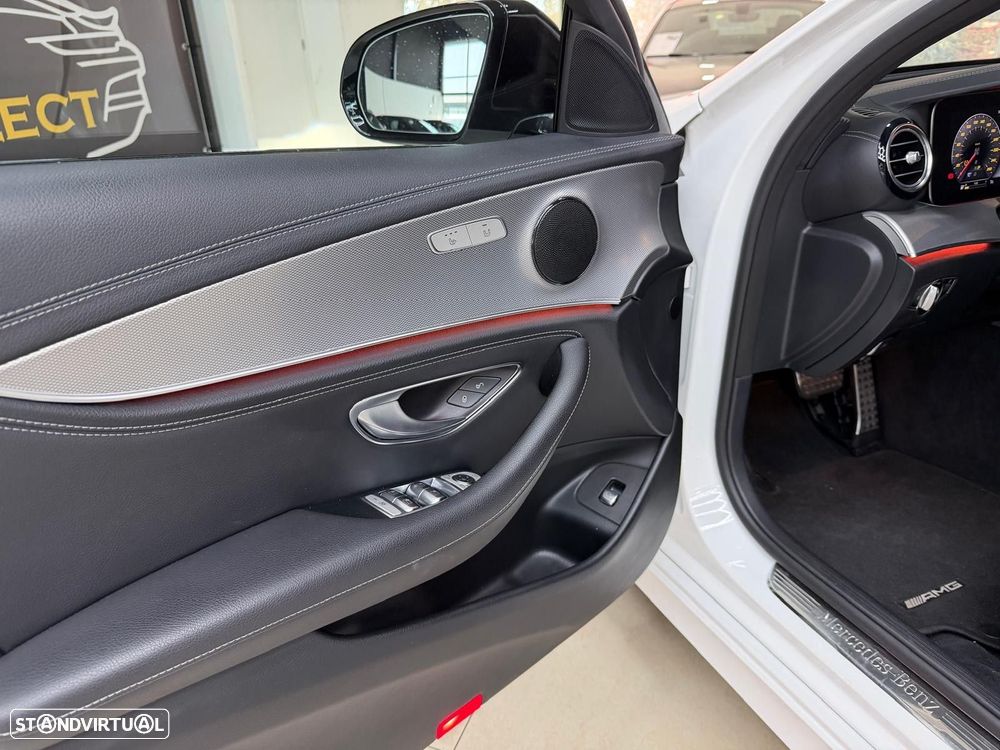 Mercedes-Benz E 300 de AMG Line - 17