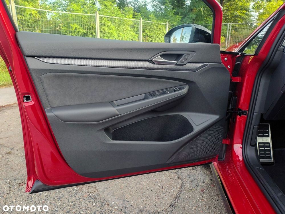 Volkswagen Golf 1.5 eTSI mHEV R-Line Plus DSG - 20