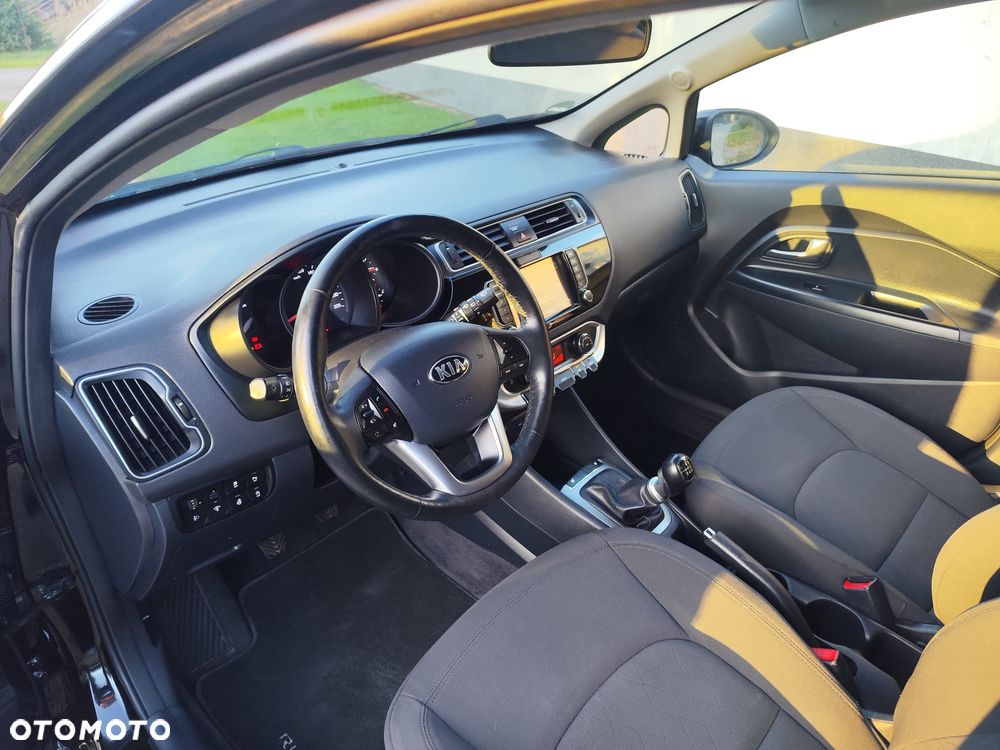 Kia Rio - 10