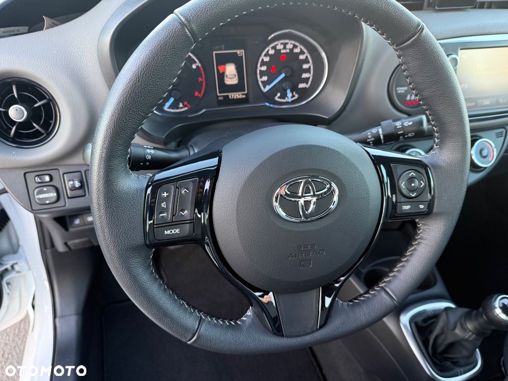 Toyota Yaris 1.0 Premium - 13