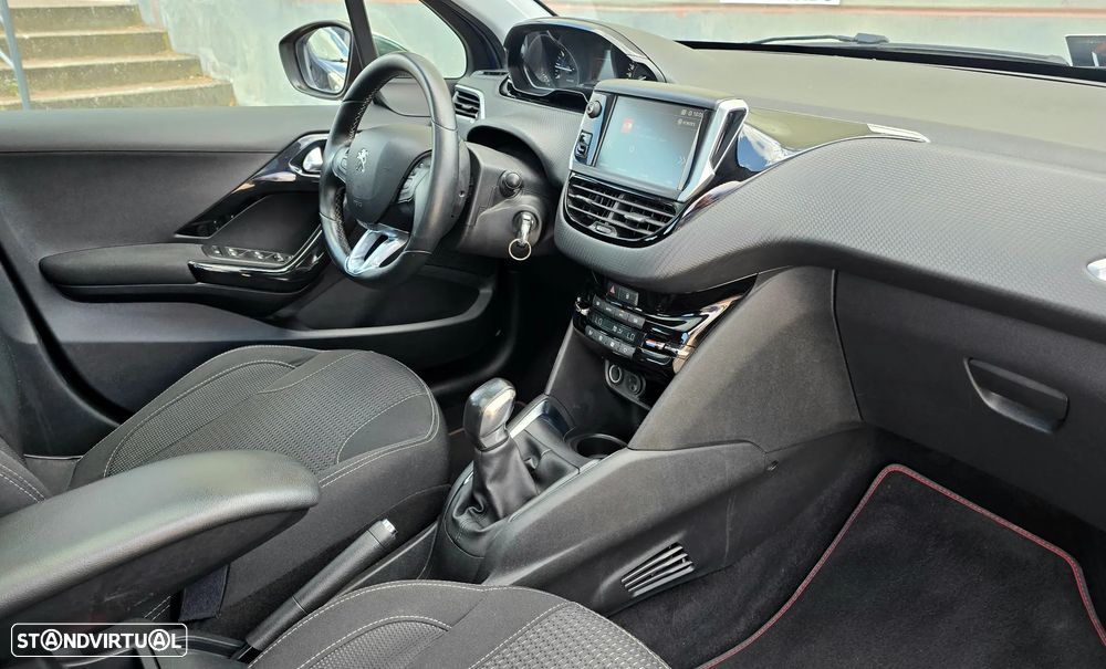 Peugeot 208 PureTech 82 Allure - 22