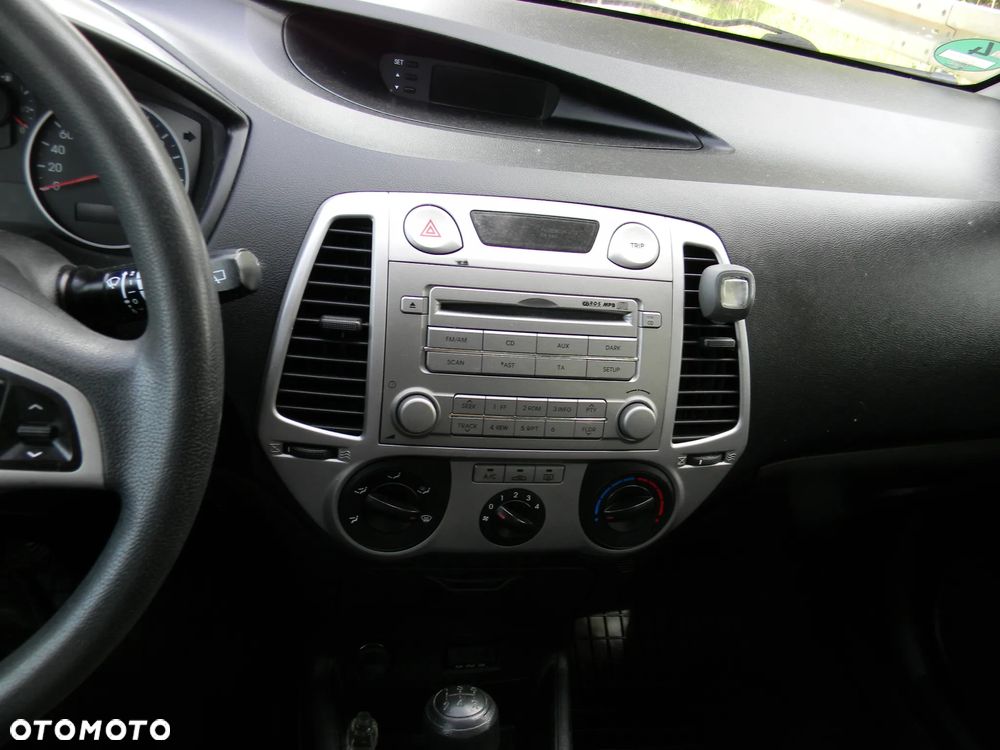 Hyundai i20 1.2 UEFA EURO 2012 Edition - 18