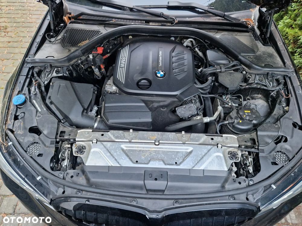 BMW Seria 3 320d Edition M Sport Shadow - 15