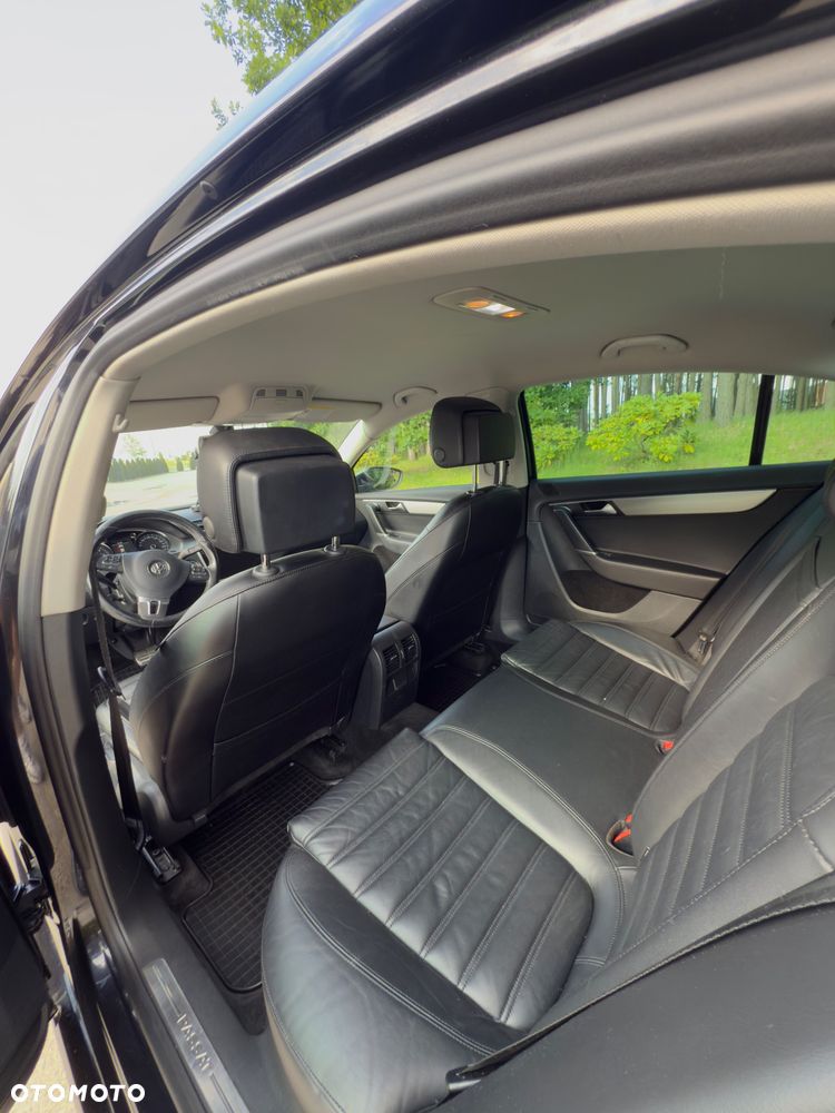 Volkswagen Passat 2.0 TDI Highline DSG - 17
