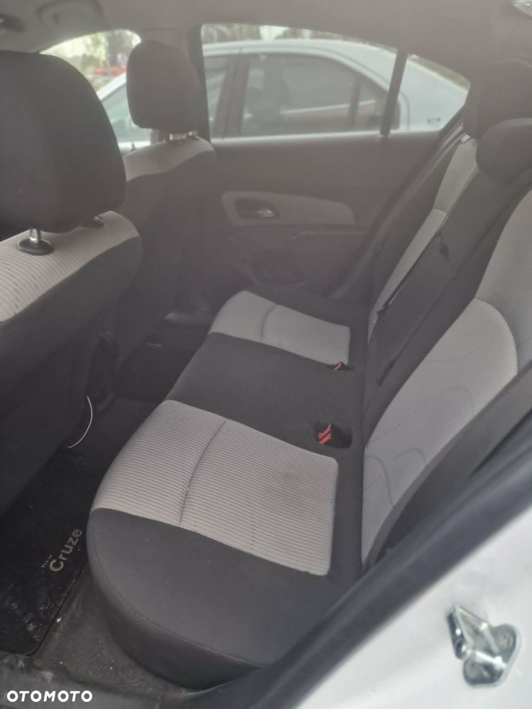 Chevrolet Cruze - 5