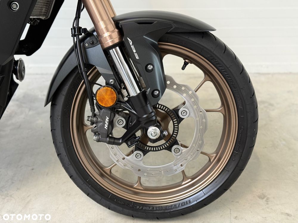 Honda CB - 10