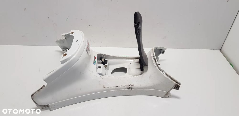 Piaggio X8 X-EVO 125 Tunel Środkowy - 2