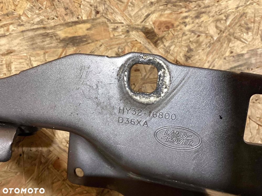 Land Rover Discovery 5 L462 ZAWIAS MASKI PRAWA Hy32-16800 LR080203 - 4