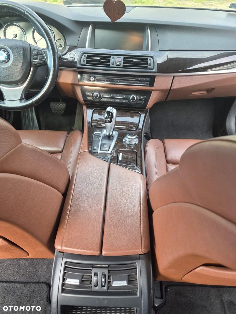 BMW Seria 5 520d xDrive - 8