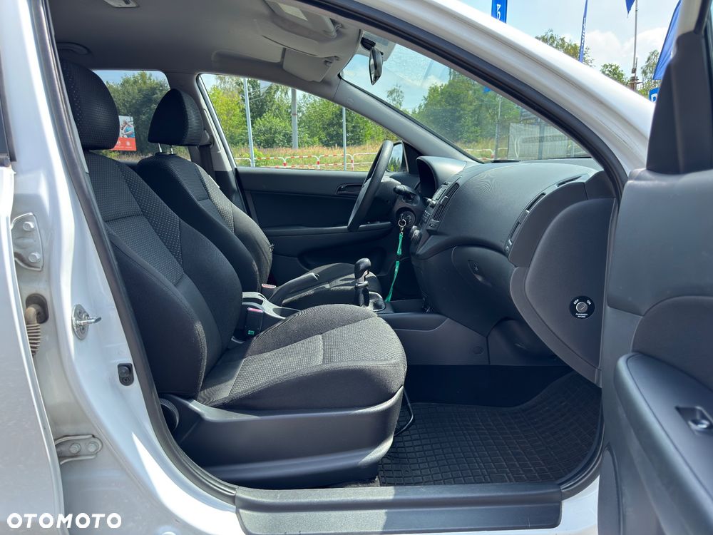 Hyundai i30 i30cw 1.6 CRDi blue Classic - 27