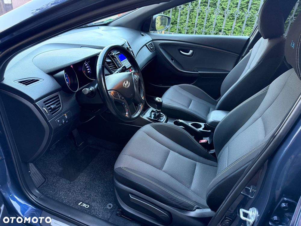 Hyundai i30 i30cw 1.6 Fifa World Cup Edition - 22