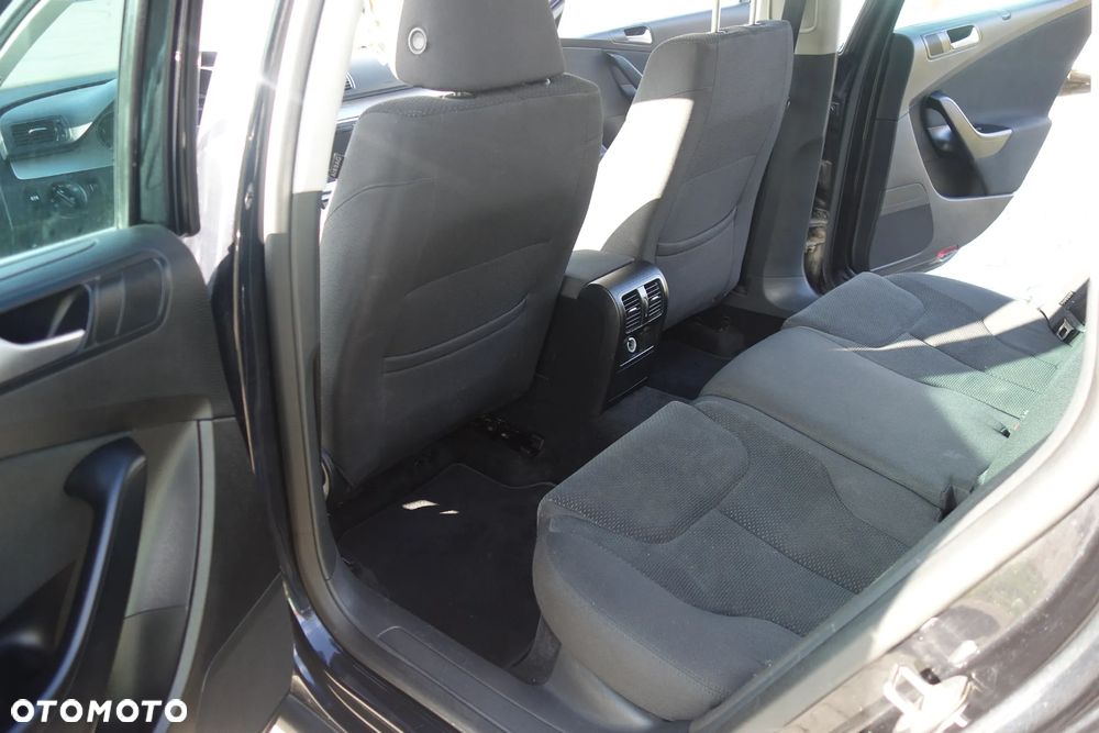 Volkswagen Passat 2.0 TDI Comfortline DSG - 10