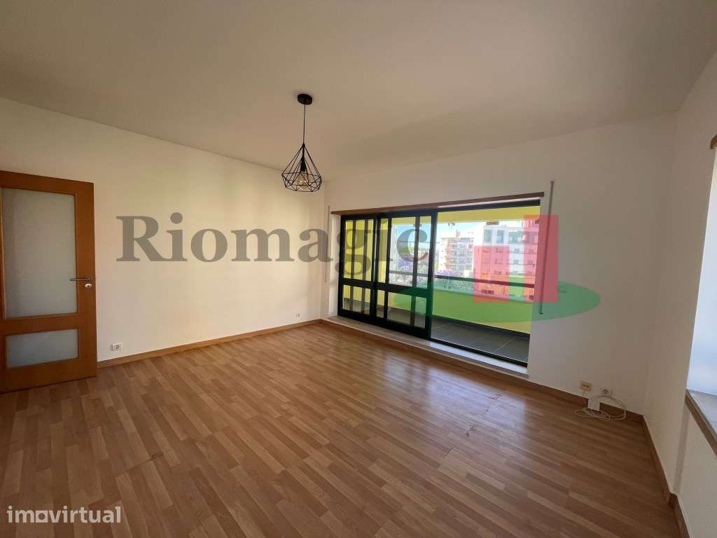Lisboa - Apartamento T3 com Varanda vista Rio no Parque das Nações - Grande imagem: 3/26