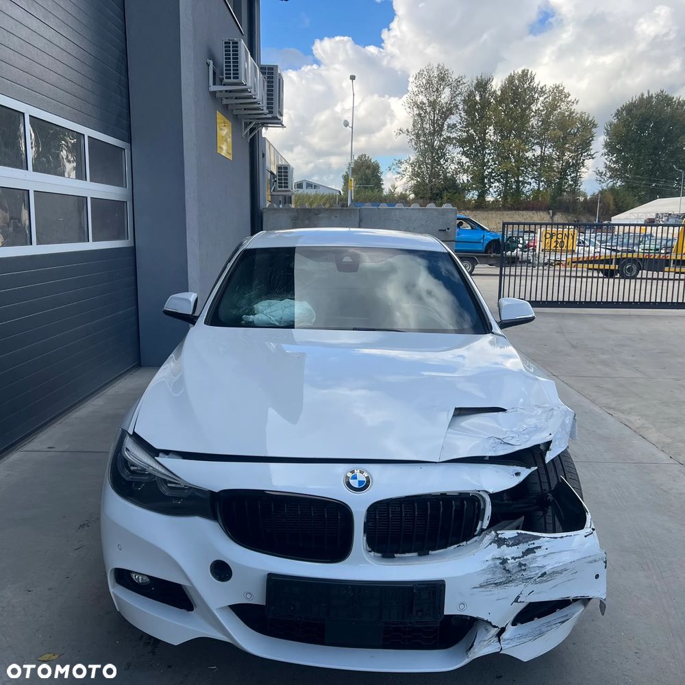 BMW Seria 3 320d xDrive M Sport - 4