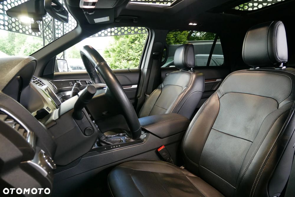 Ford Explorer - 12