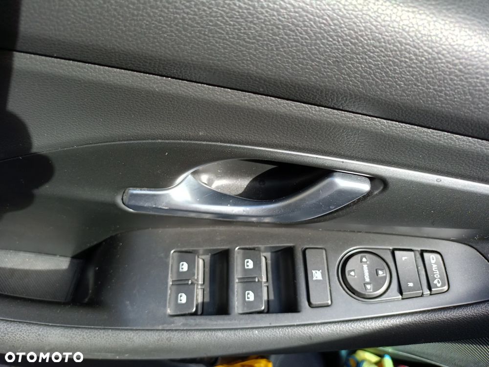 Hyundai i30 1.5 DPI Comfort - 10