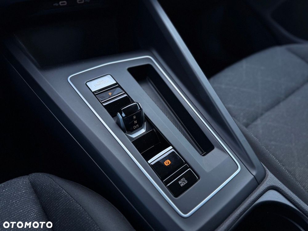 Volkswagen Golf 1.0 eTSI Life DSG - 20