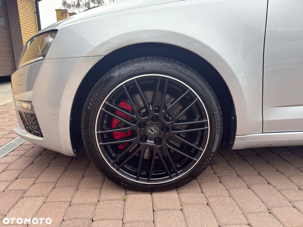 Skoda Octavia 2.0 TDI DSG RS - 7