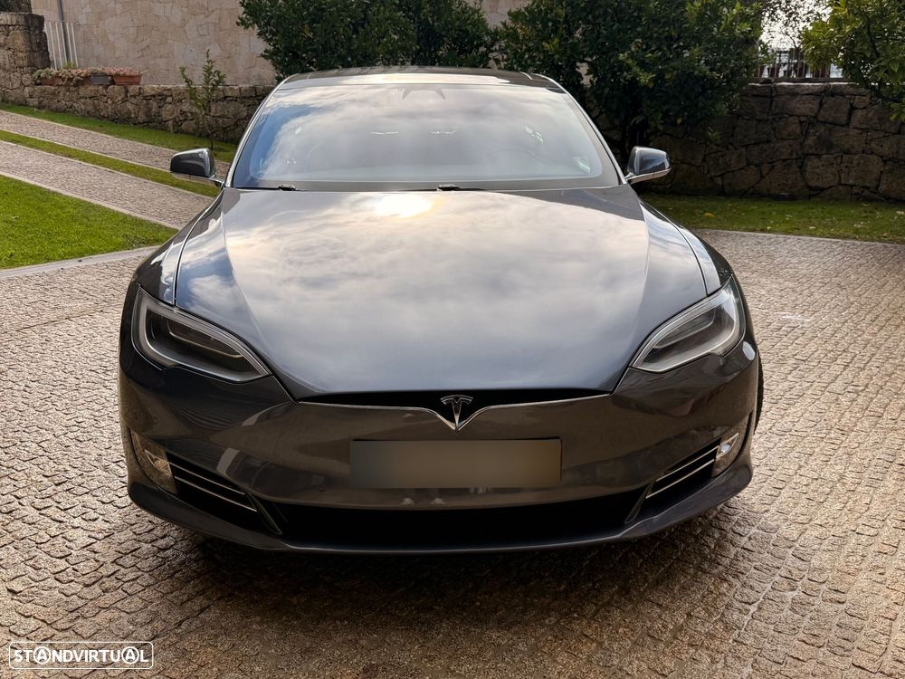 Tesla Model S - 2