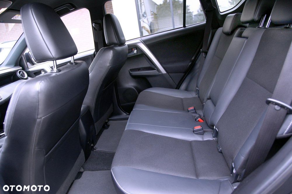 Toyota RAV4 2.0 D-4D 4x2 Start-Stop Executive - 17