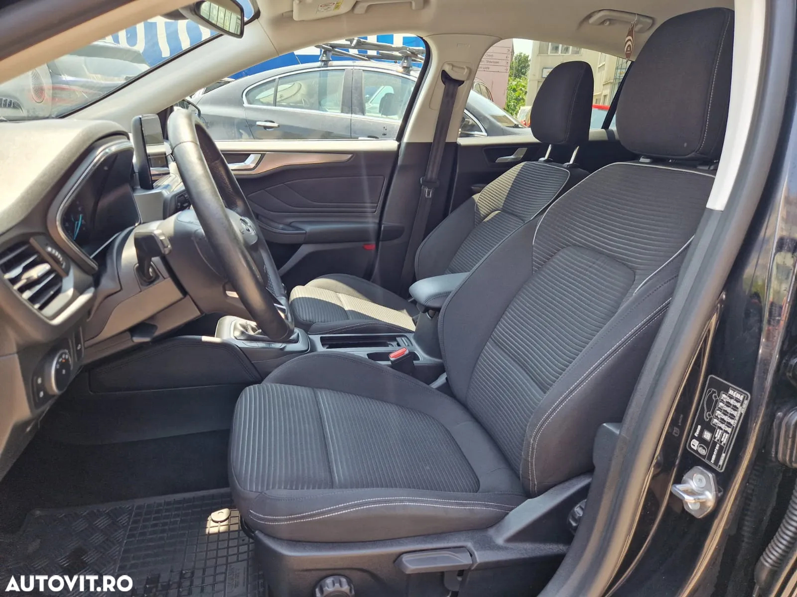 Ford Focus 1.0 EcoBoost Titanium Business - 9