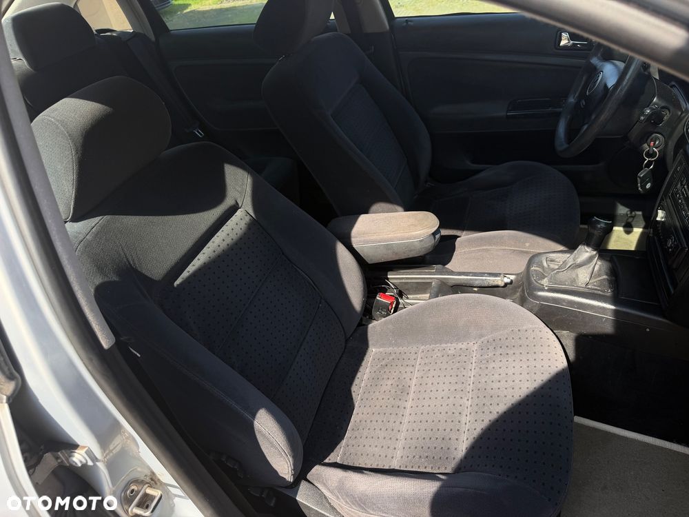 Volkswagen Passat 1.9 TDI CL - 14