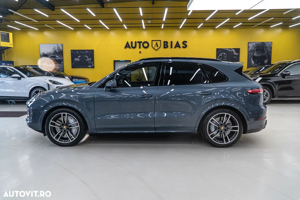 Porsche Cayenne Turbo - 17