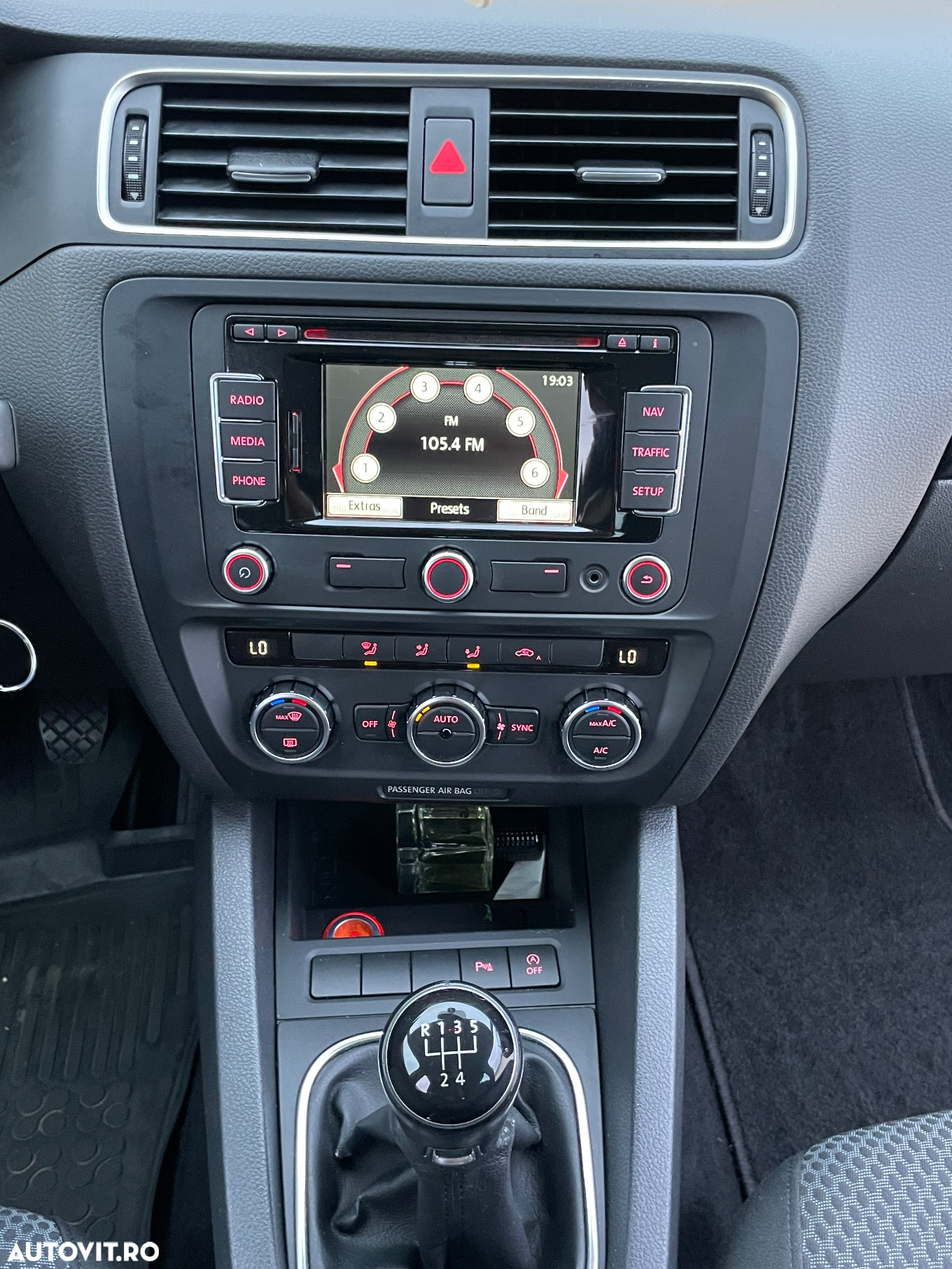 Volkswagen Jetta - 14