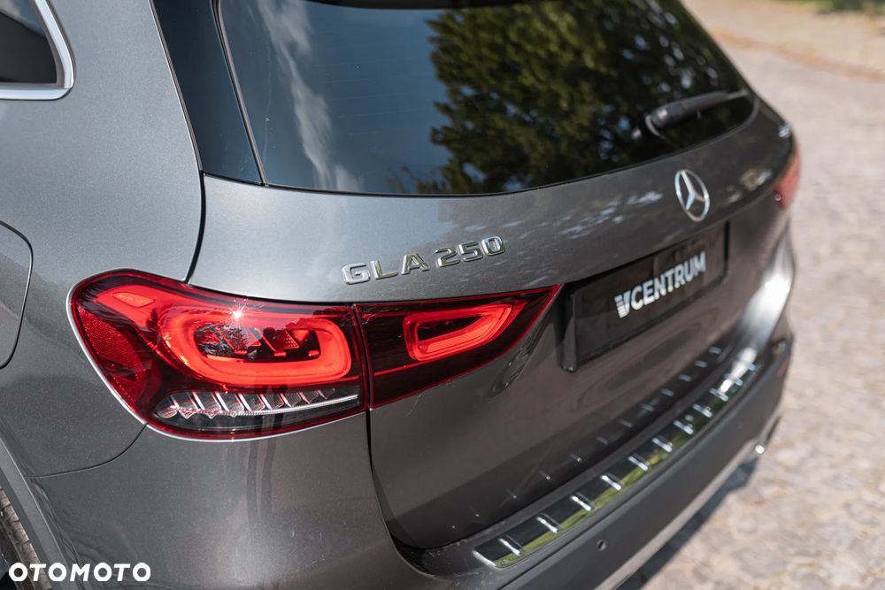 Mercedes-Benz GLA 250 Progressive - 12