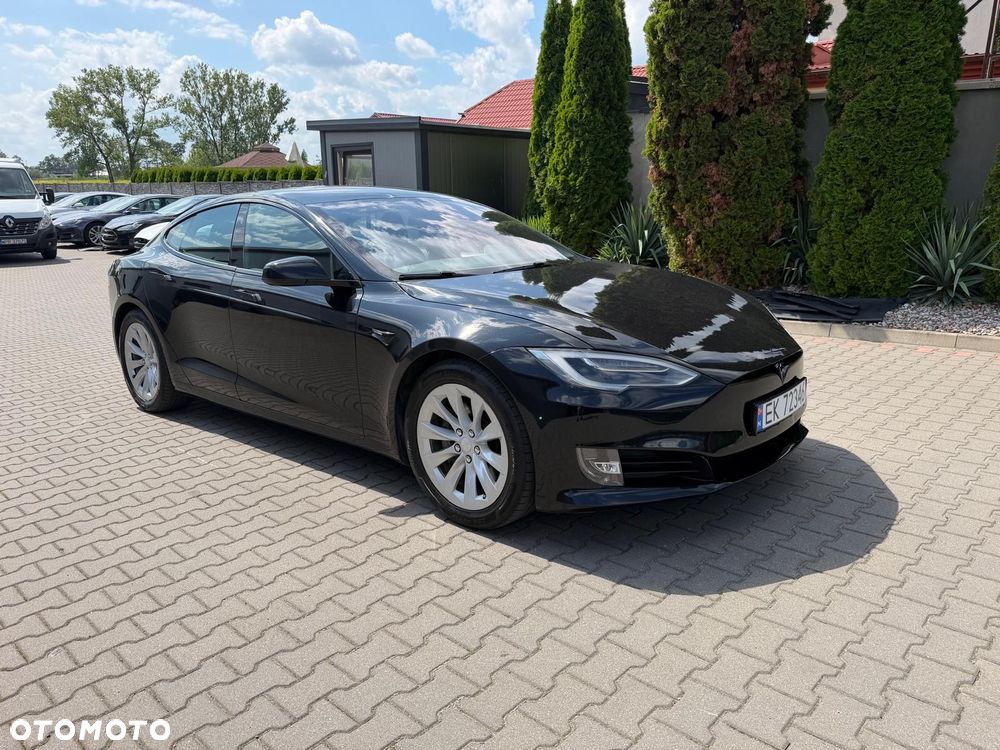 Tesla Model S - 2