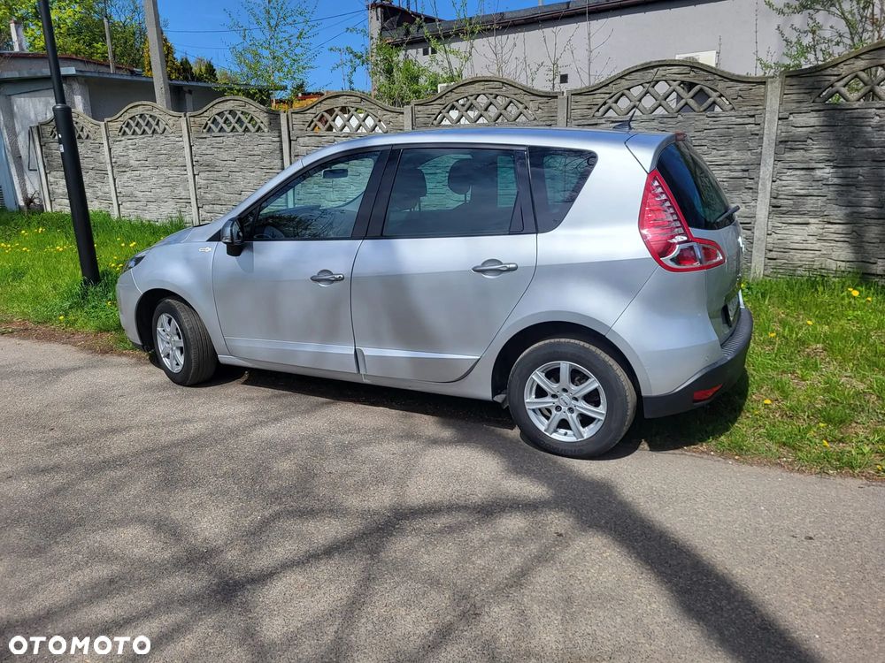 Renault Scenic 1.6 16V 110 TomTom Edition - 19