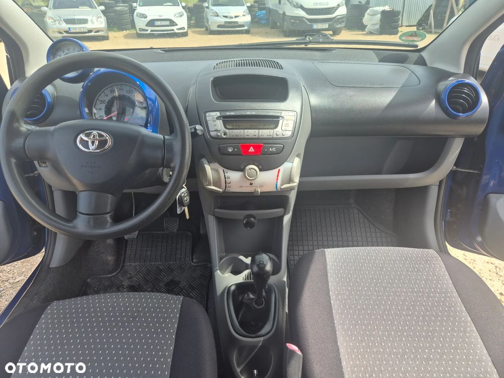 Toyota Aygo Blue - 9