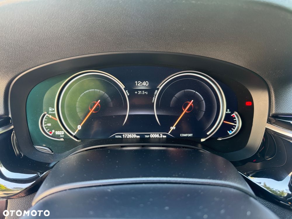 BMW Seria 5 520d Sport Line - 32