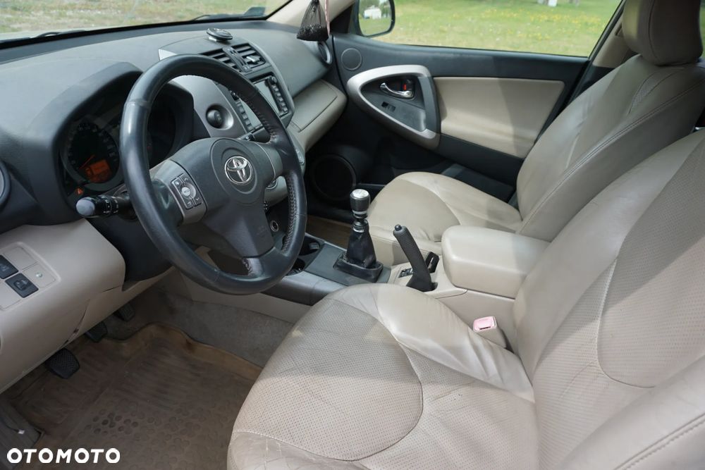Toyota RAV4 2.2 D-4D Sol 180 - 8