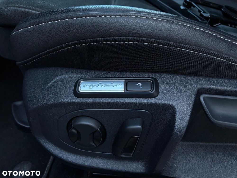 Volkswagen Arteon 2.0 TDI R-Line DSG - 28