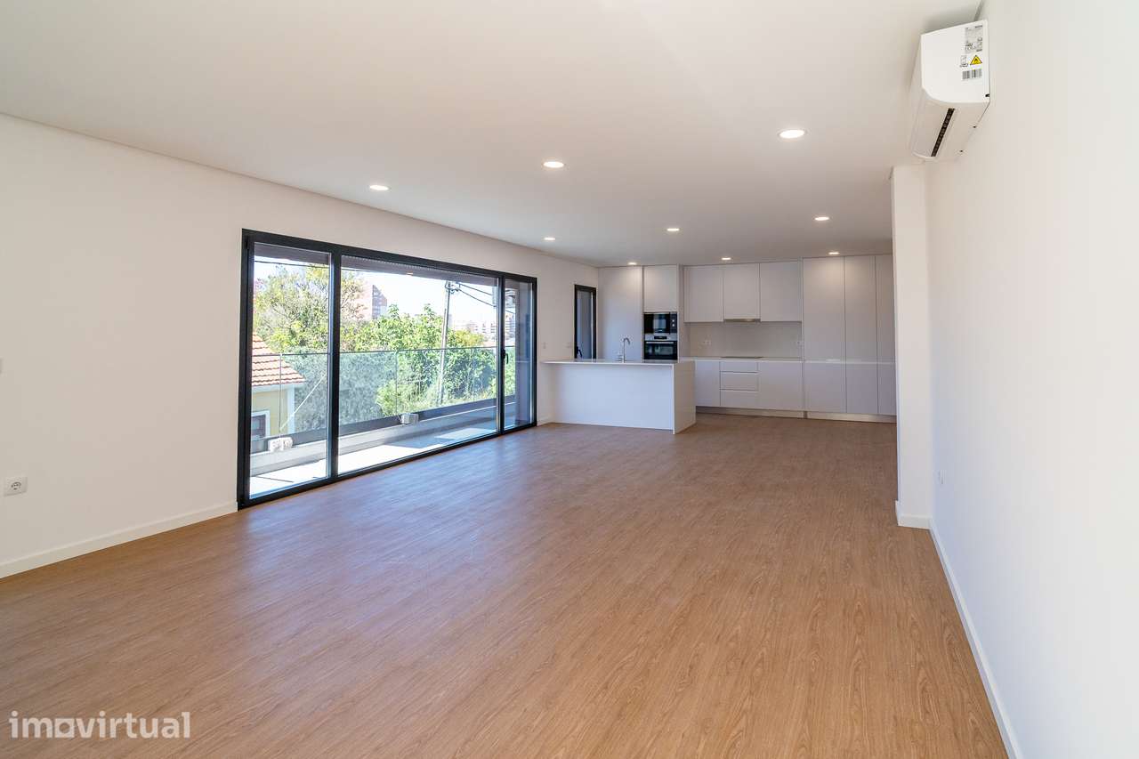 Apartamento T3 Novo com Suíte, 2 Estacionamentos e Varanda, em Aveiro - Grande imagem: 5/25