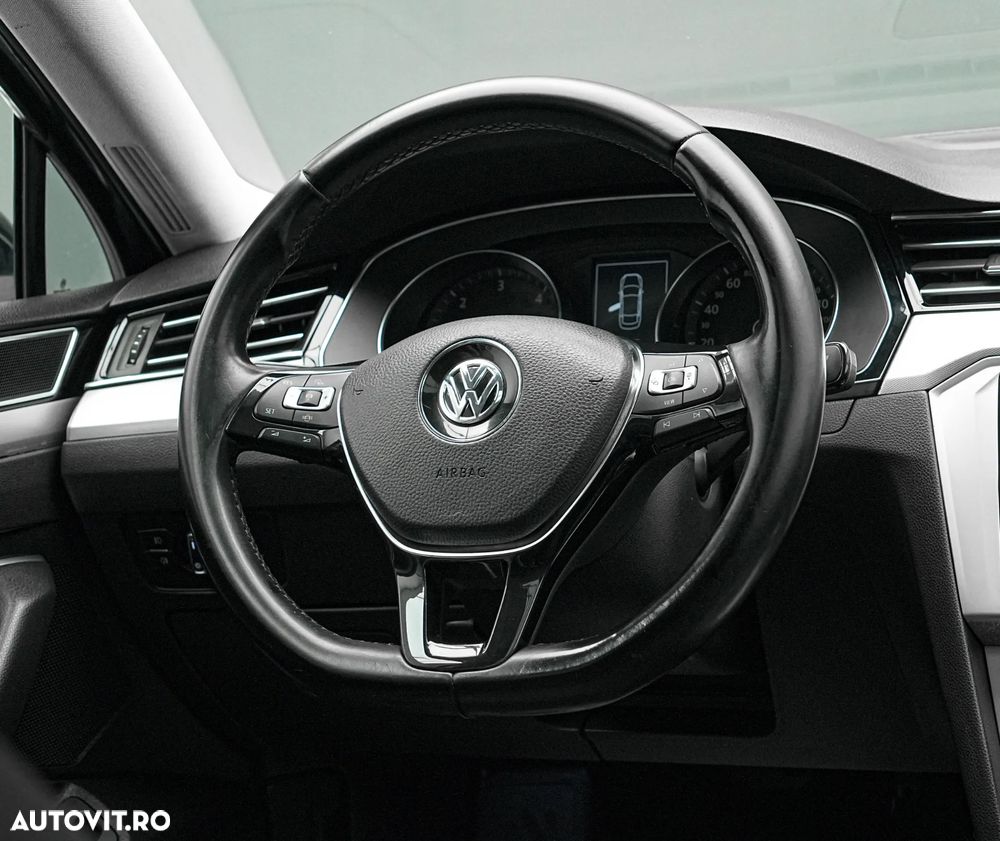 Volkswagen Passat 2.0 TDI DSG Highline - 19