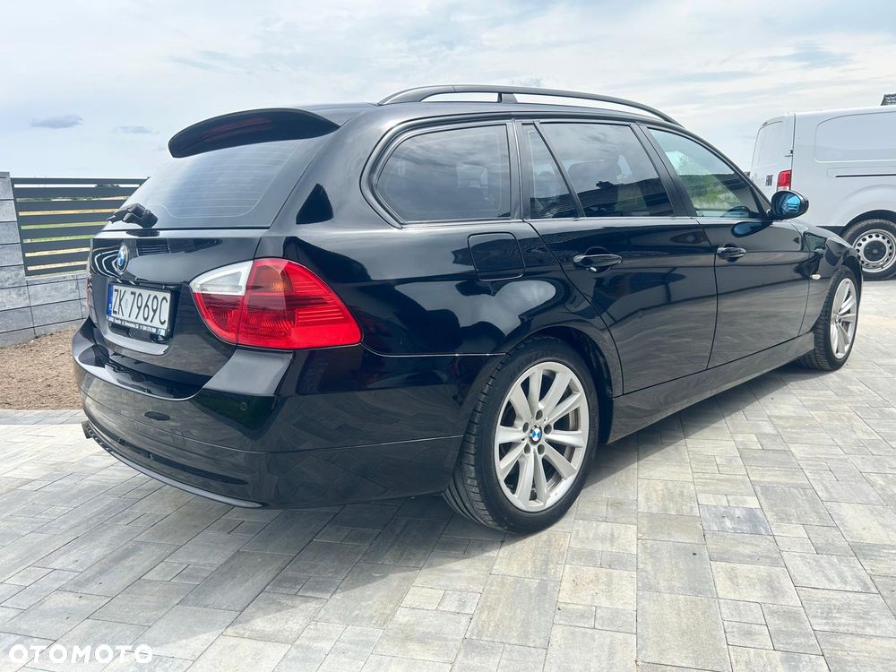 BMW Seria 3 318i - 4