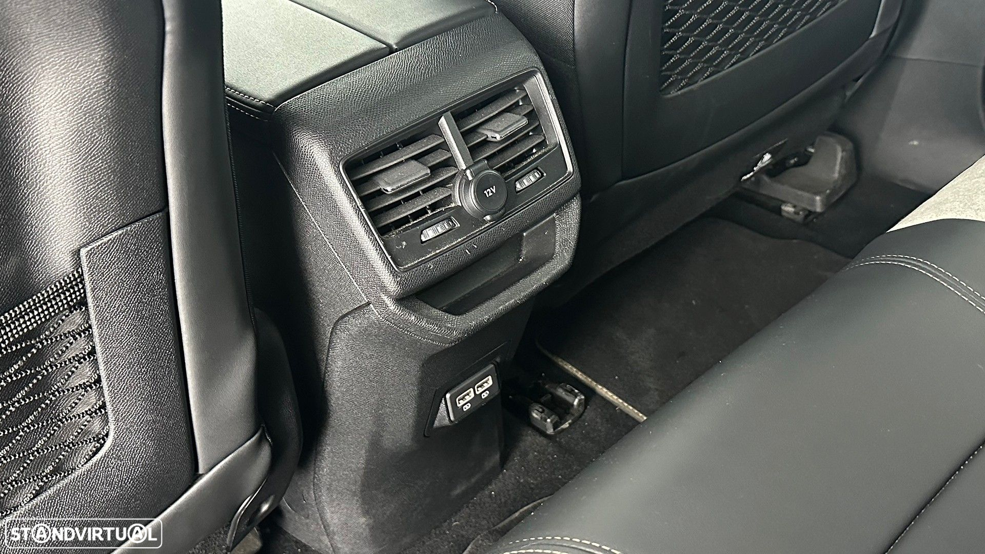Peugeot 3008 1.6 Hybrid GT Pack e-EAT8 - 52