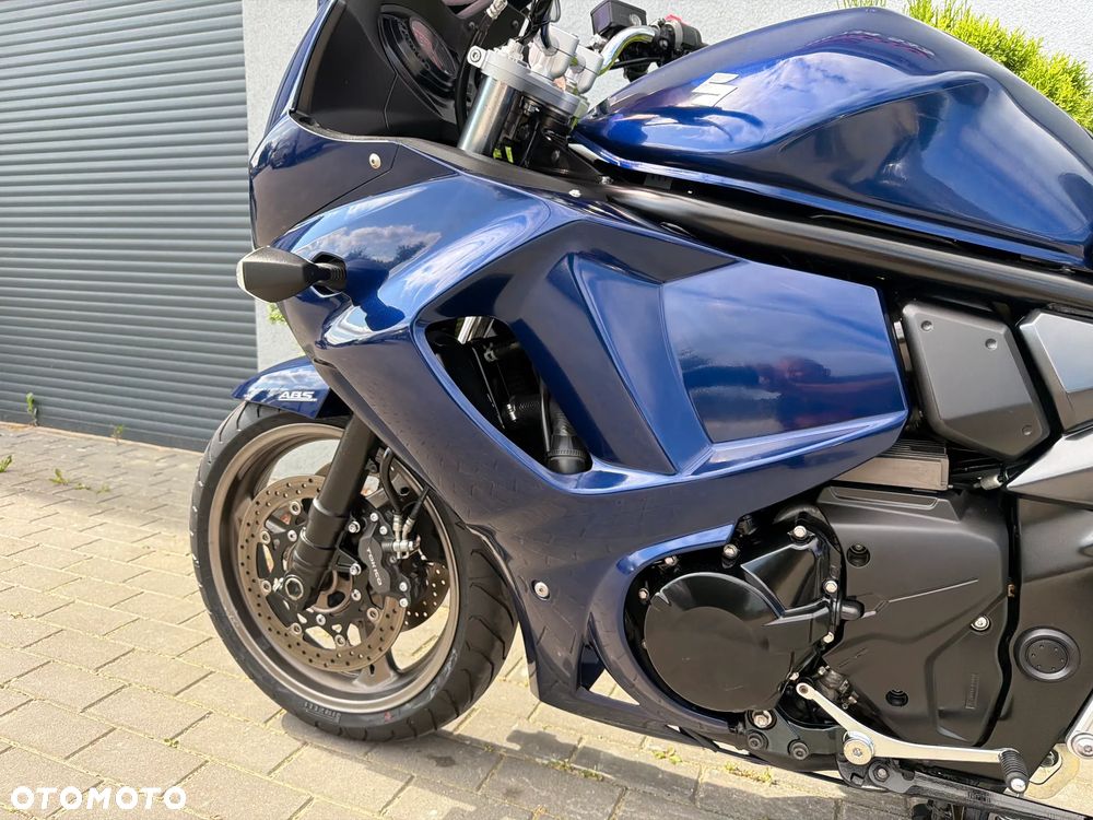 Suzuki GSX - 36