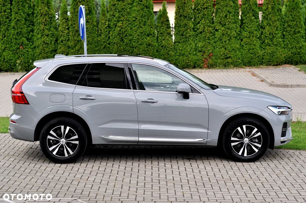 Volvo XC 60 T6 Plug-In Hybrid AWD Core - 11
