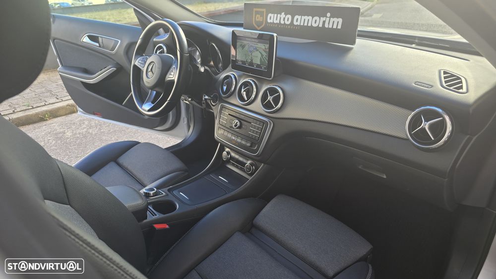 Mercedes-Benz GLA 200 CDi Urban Aut. - 23