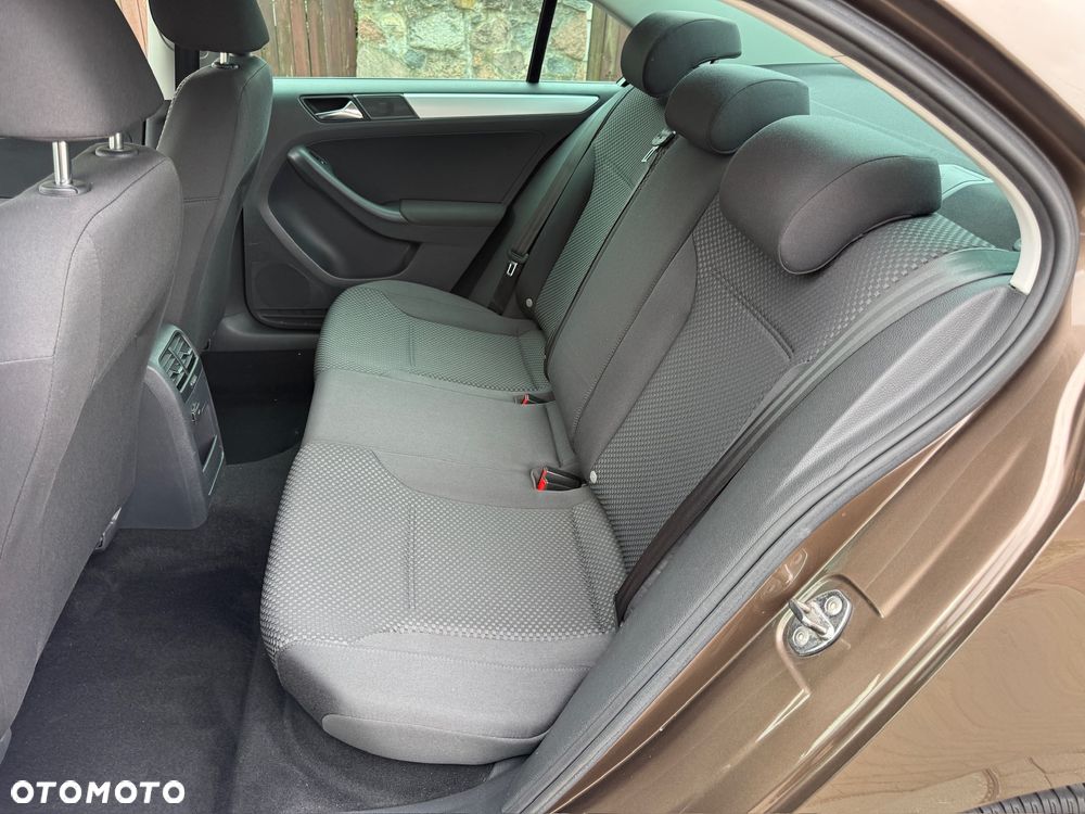 Volkswagen Jetta 1.4 TSI Match - 27