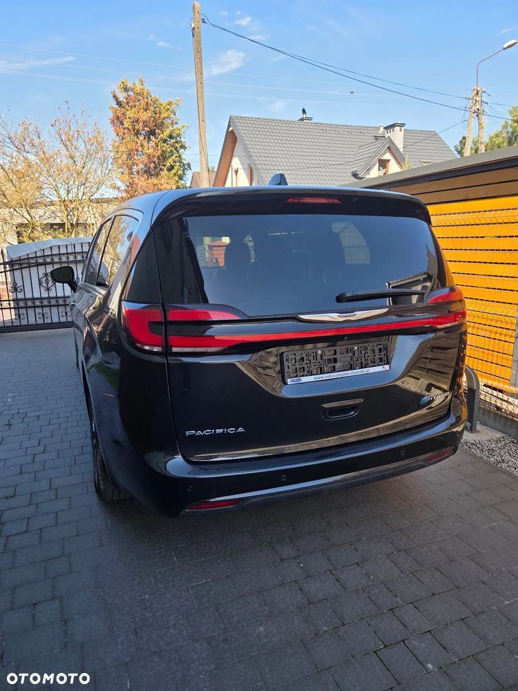 Chrysler Pacifica - 16