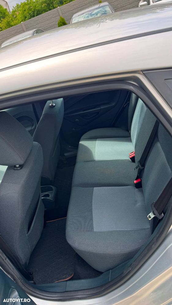 Ford Fiesta 1.25i Ambiente - 4