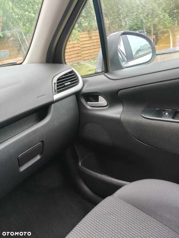 Peugeot 207 - 9